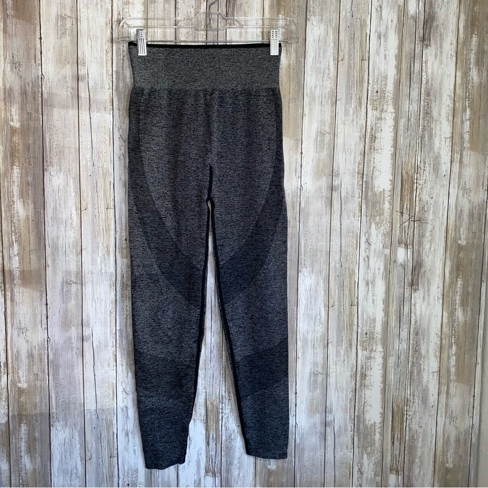 PINK Grey Seamless Air Leggings - Picture 2 of 7